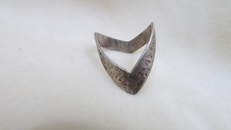Inel argint abstract lucrat prin tehnica hammered
